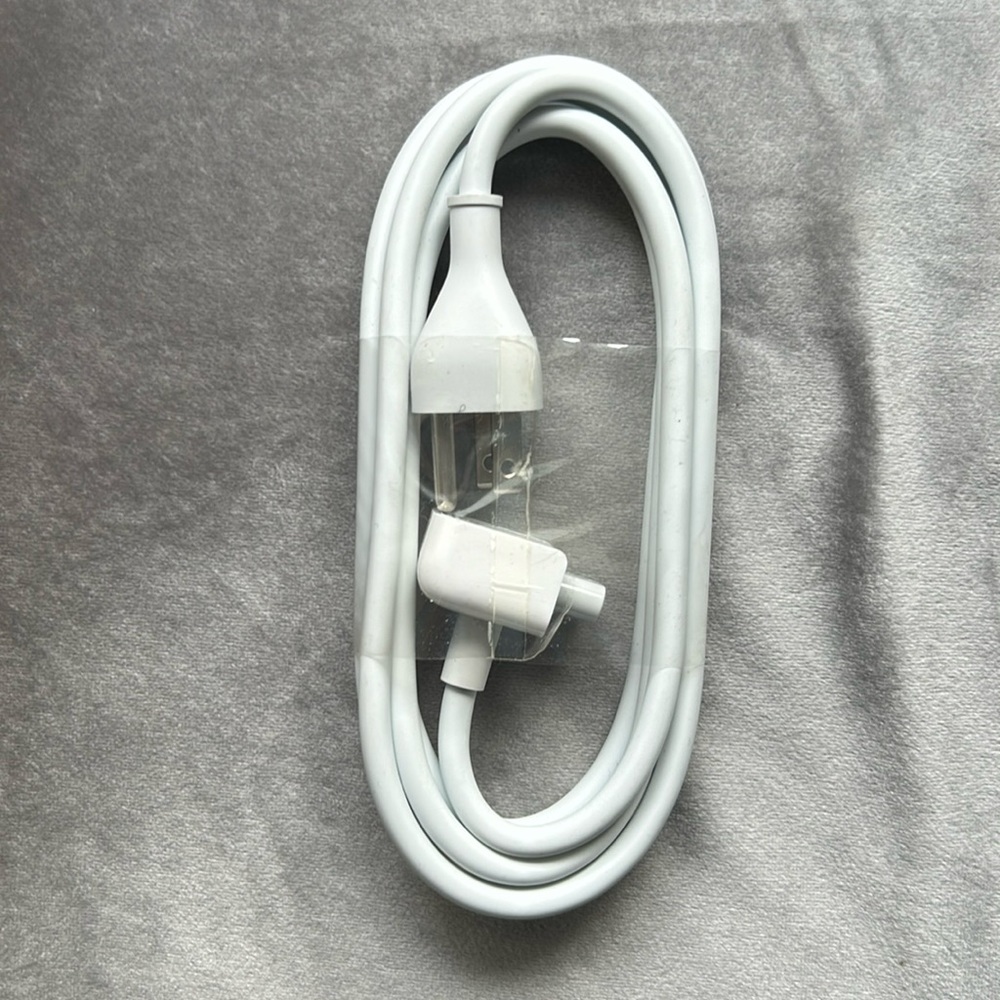 Power Adaption Extension Cable - Apple - Brand New